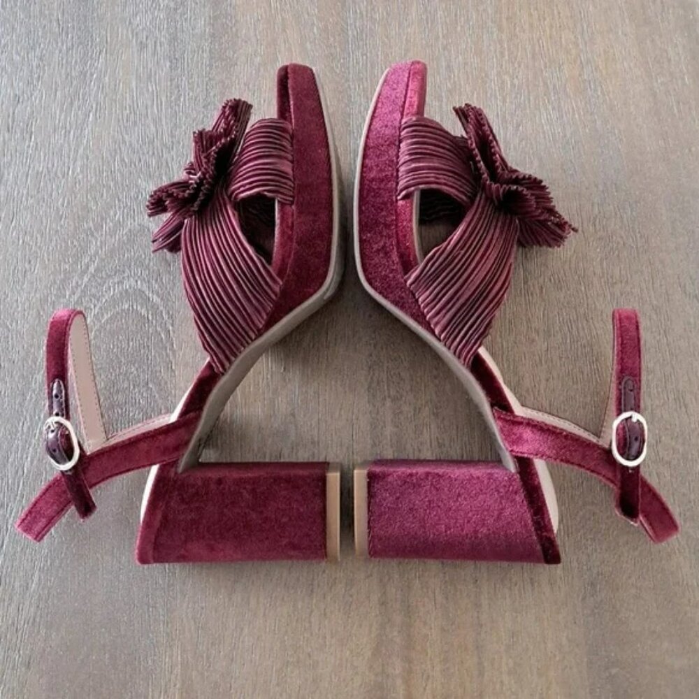Kelly & Katie Heather Sandals - Color: Tawny Port - Size: 7.5 - Picture 7 of 9